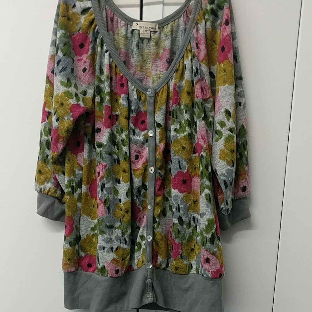 Forever 21 button up flowery blouse